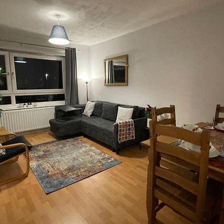 Cosy Flat For 4, Family Friendly, Private Parking, Close To Central London Exterior photo