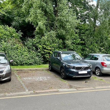 Cosy Flat For 4, Family Friendly, Private Parking, Close To Central London Exterior photo