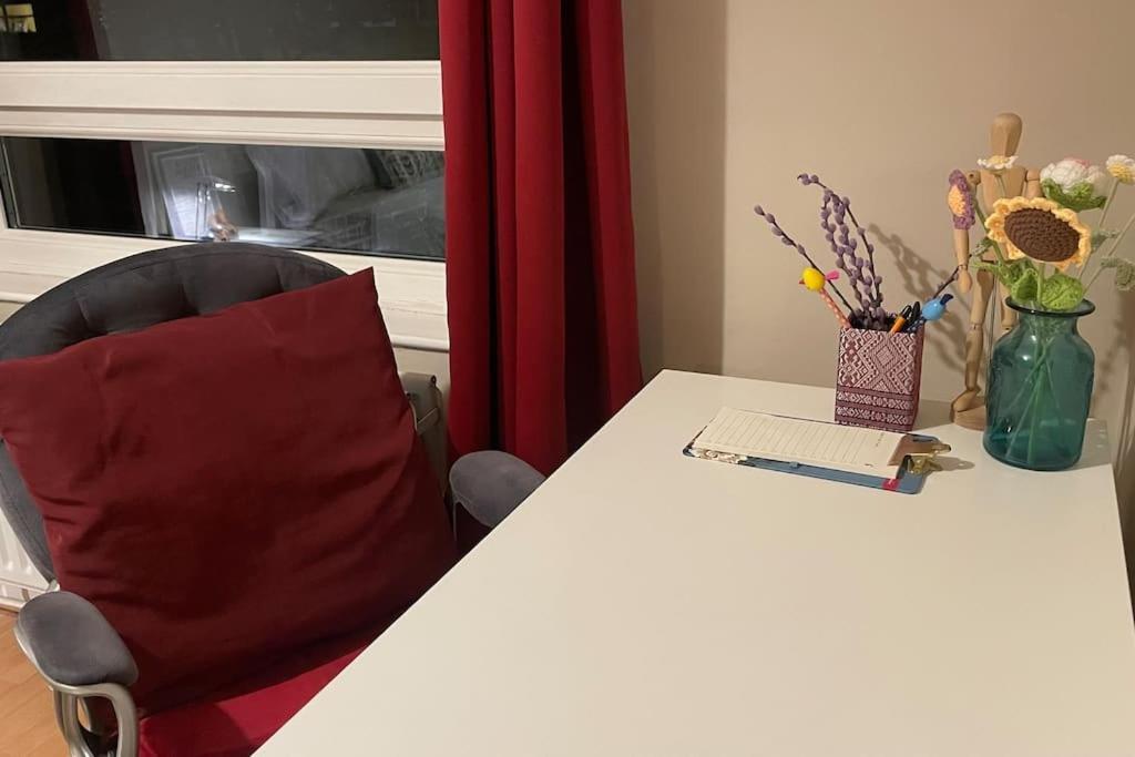 Cosy Flat For 4, Family Friendly, Private Parking, Close To Central London Exterior photo